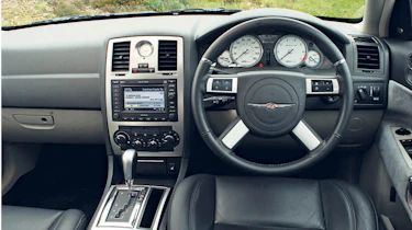 Chrysler 300C SRT-8 interior
