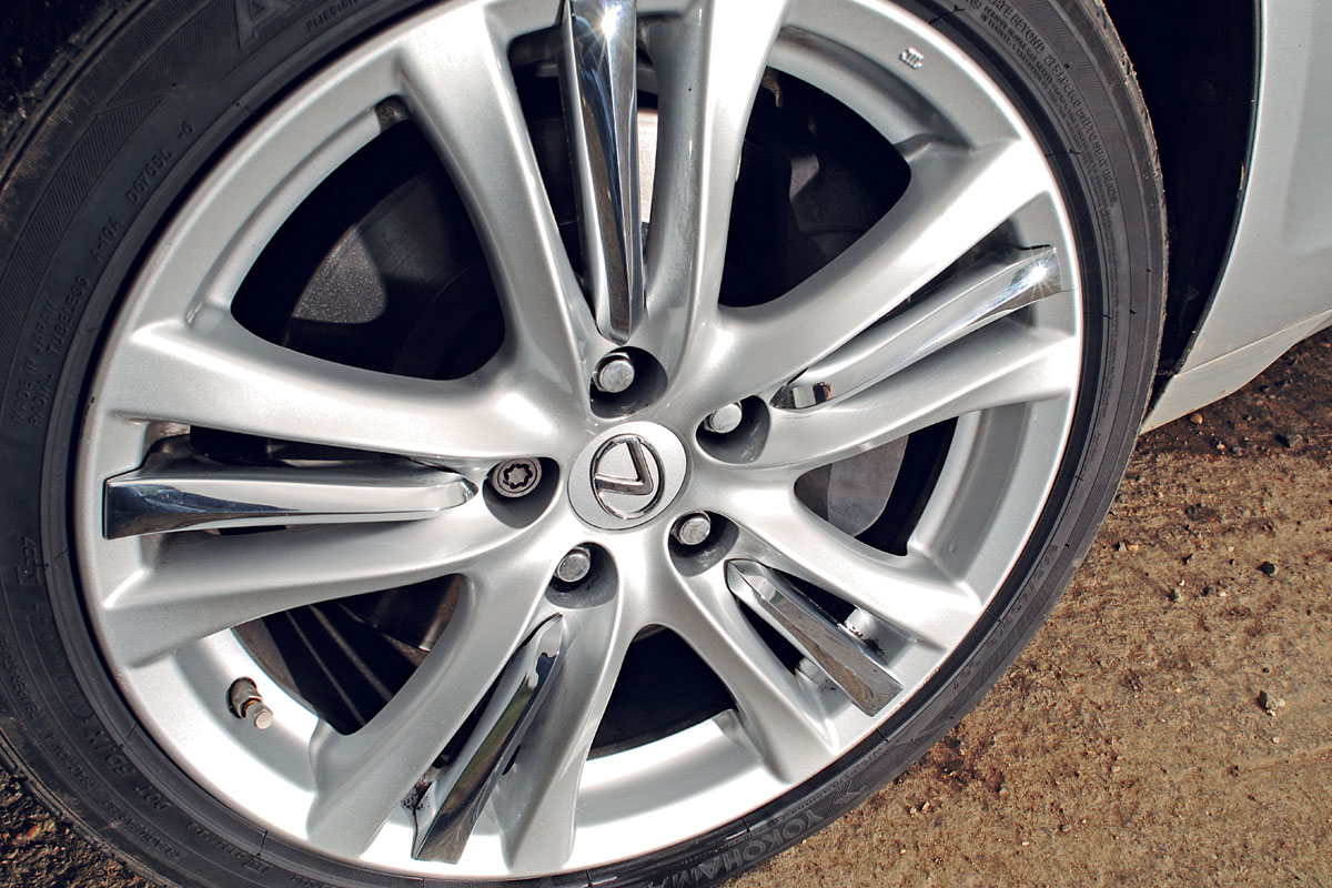 Lexus GS wheel