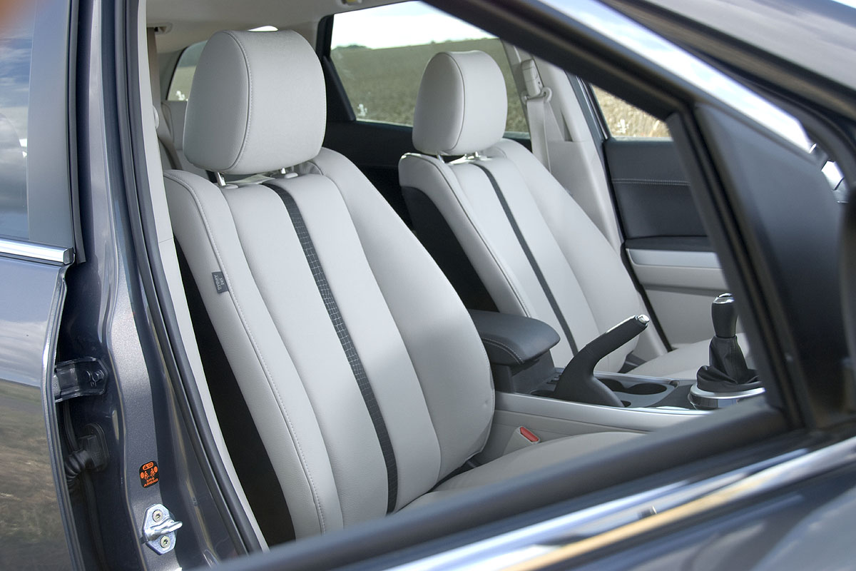 Mazda CX-7 interior