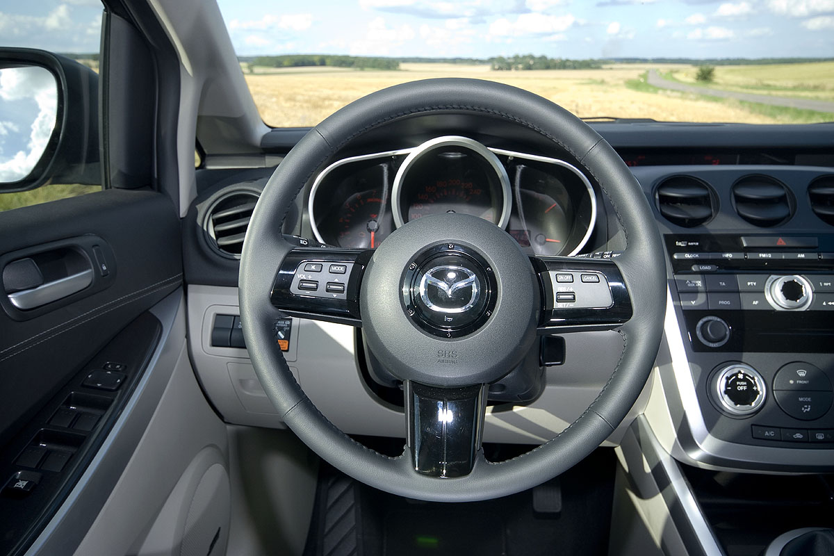 Mazda CX-7 dashboard