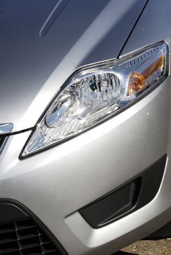 Ford Mondeo headlight