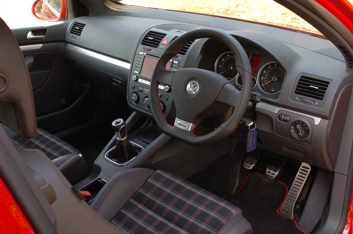 VW Golf GTI Edition 30