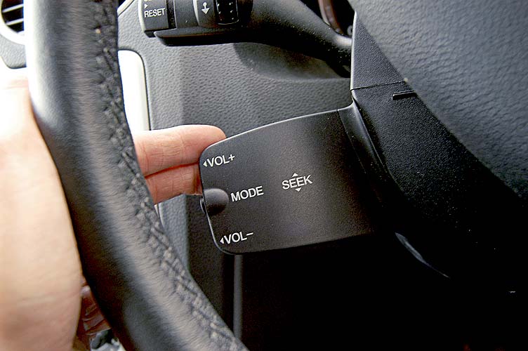 Ford Focus steering volume controls