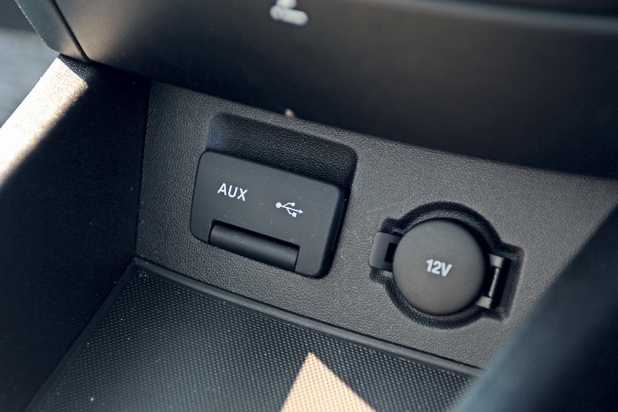 Kia Cee'd MP3 input