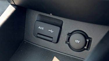 Kia Cee'd MP3 input