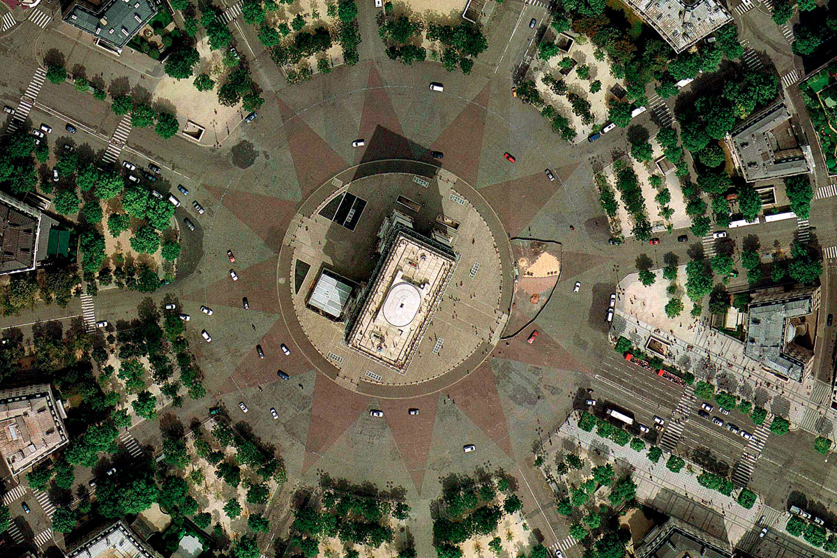 Place Charles de Gaulle, Paris, France