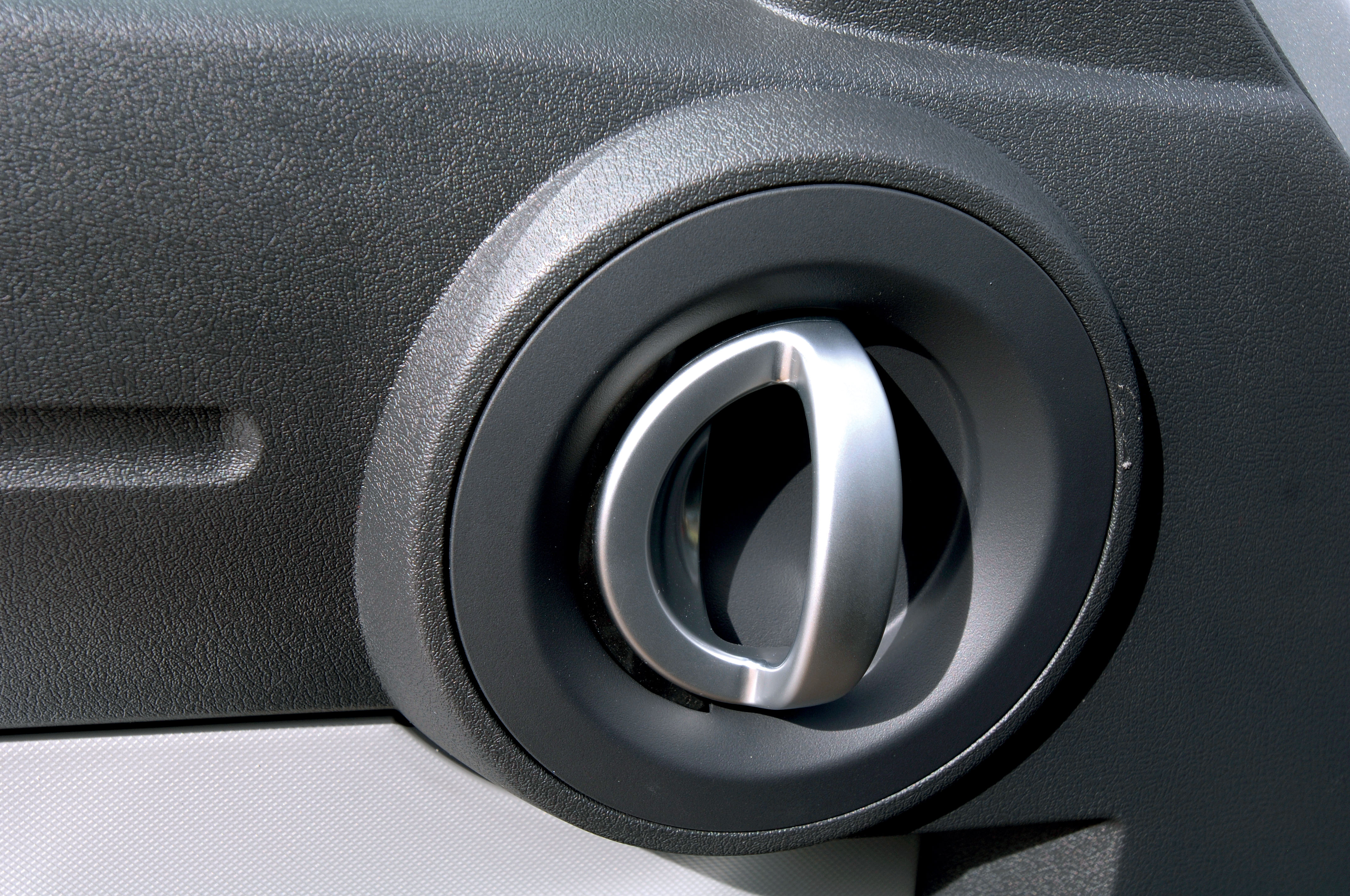 Nitro knob