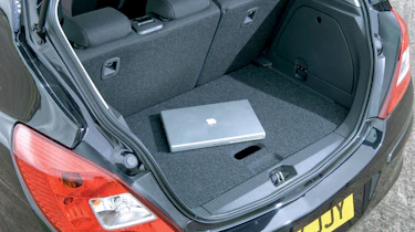 Corsa boot