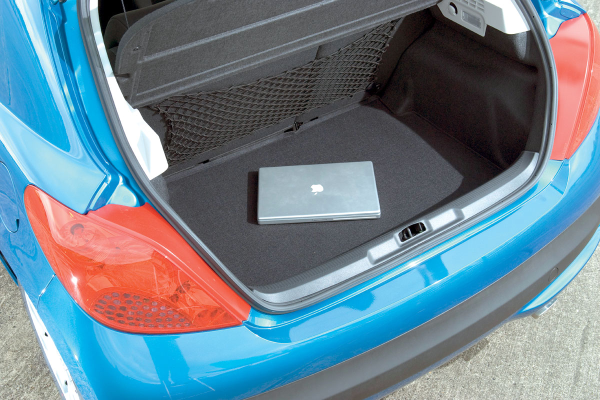Peugeot 207 boot