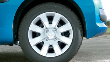 Peugeot 207 wheel