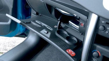 Peugeot 207 glovebox