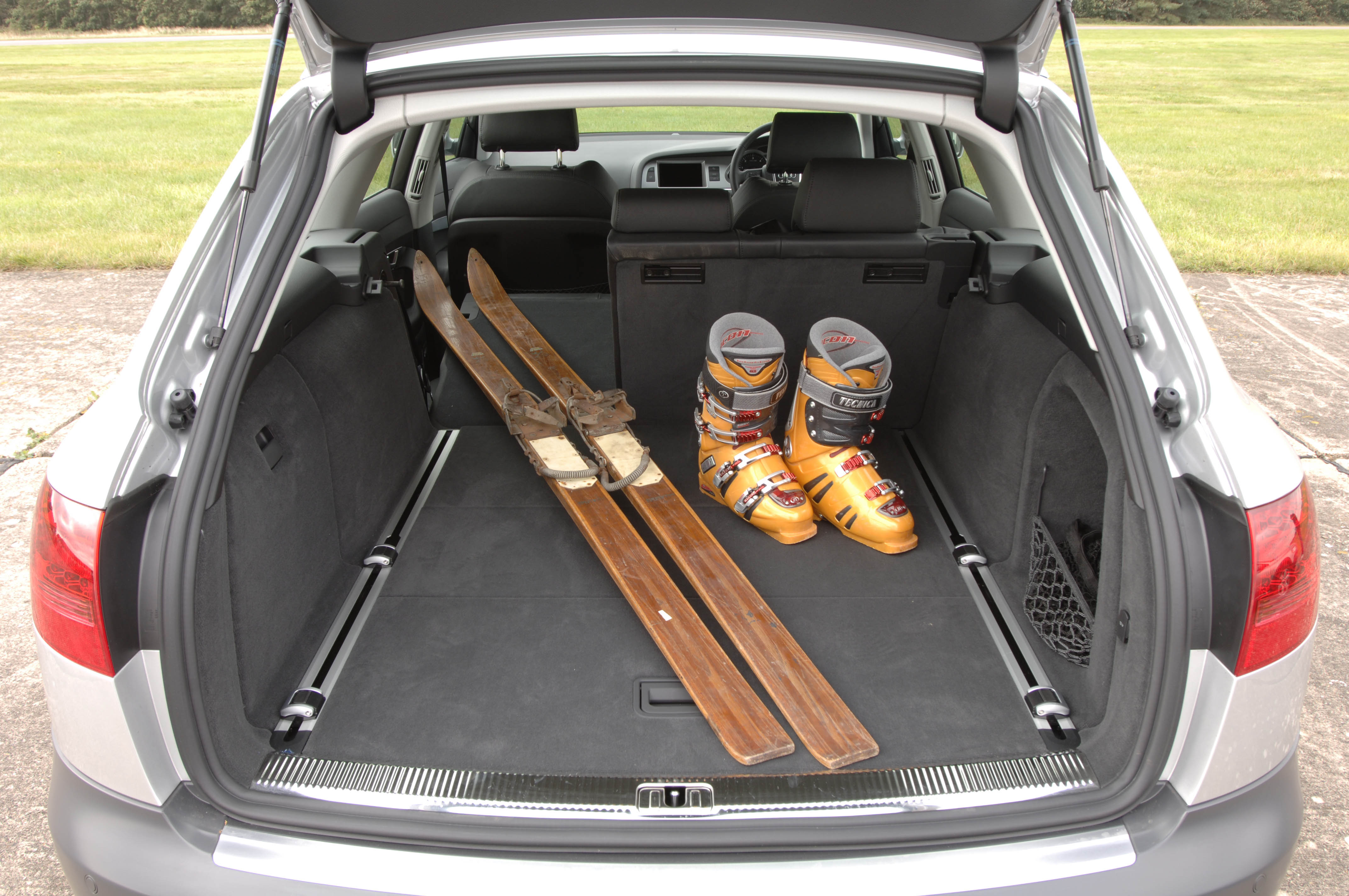 A6 Allroad boot