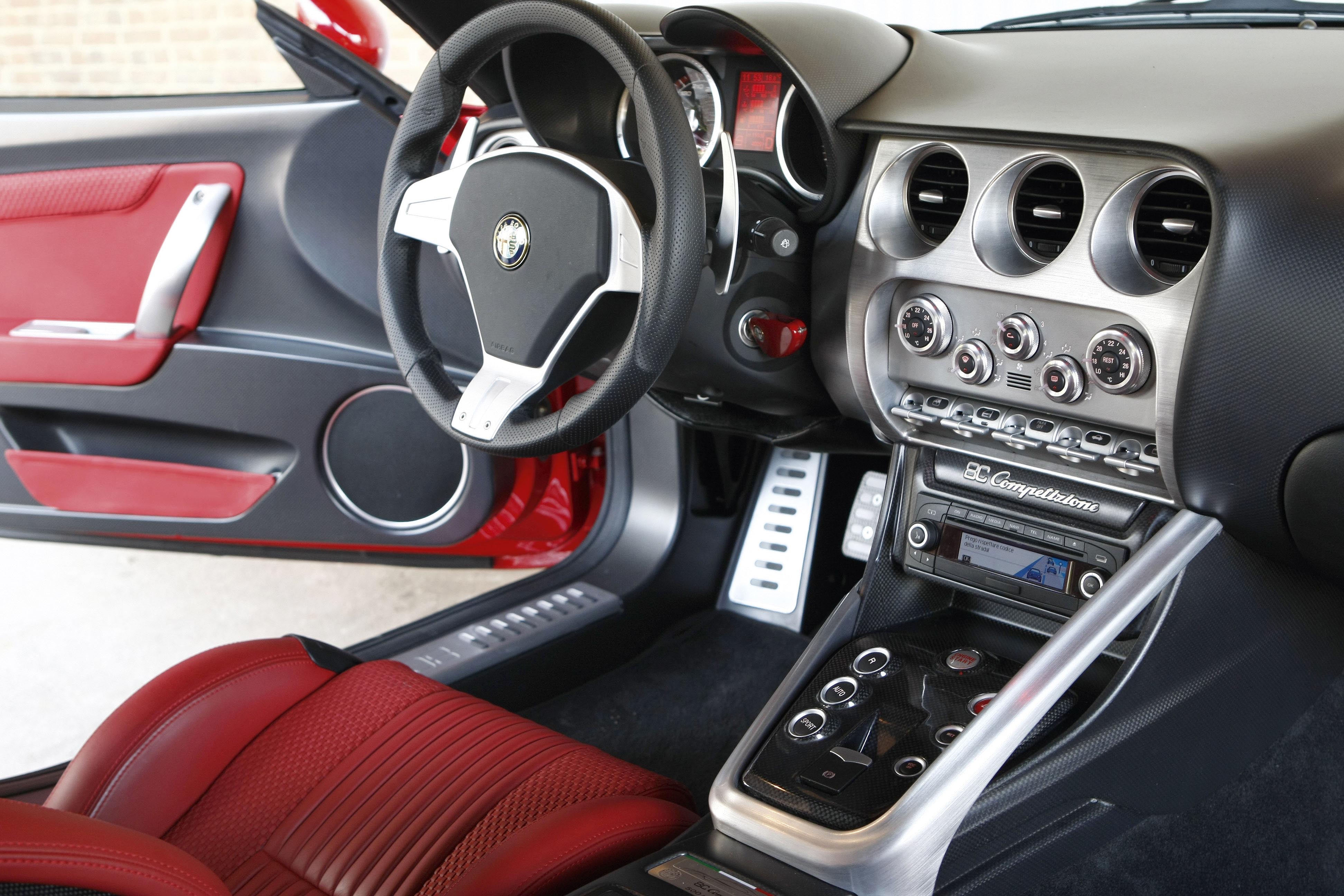 Alfa Romeo 8C