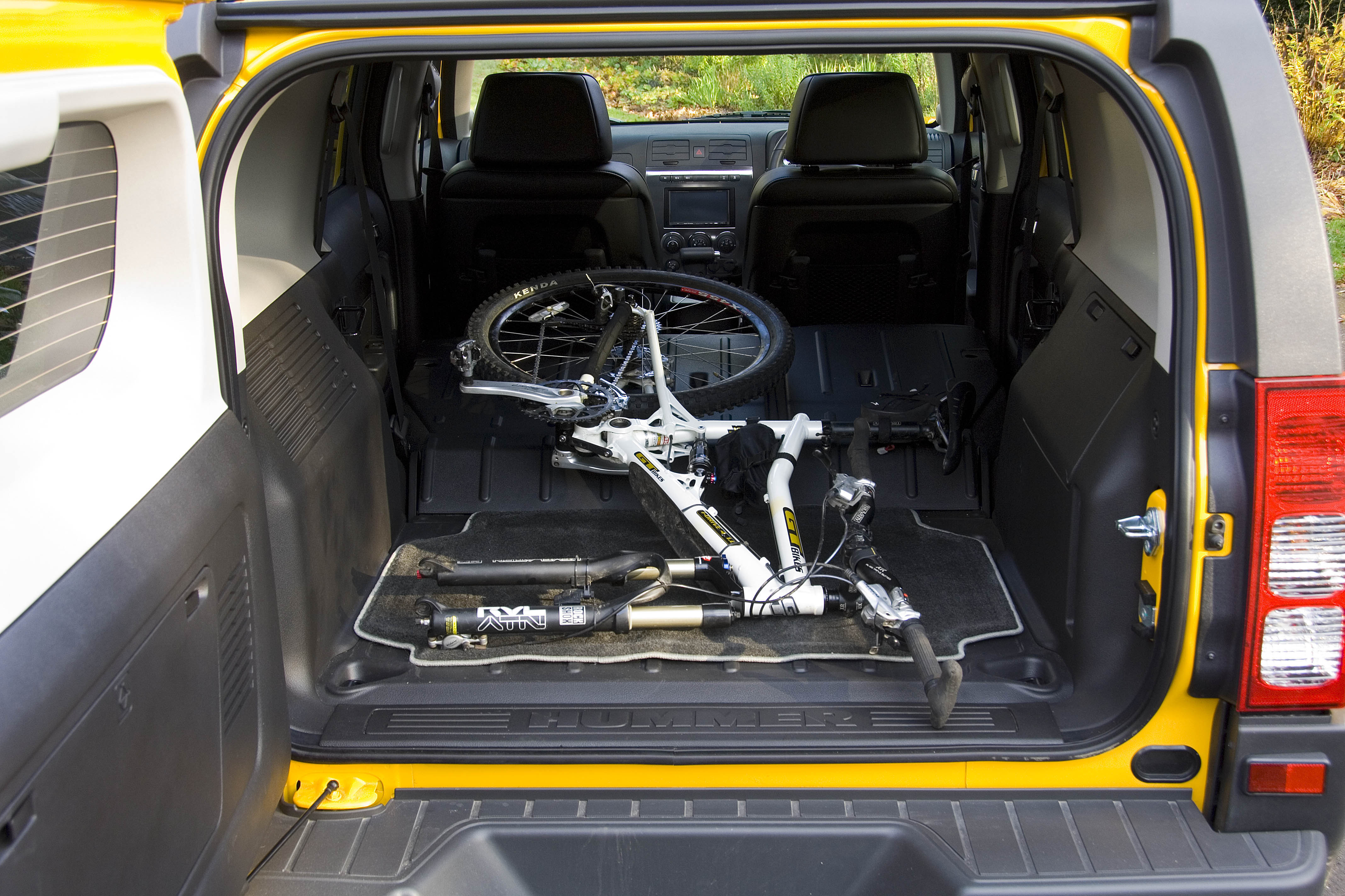 Hummer boot