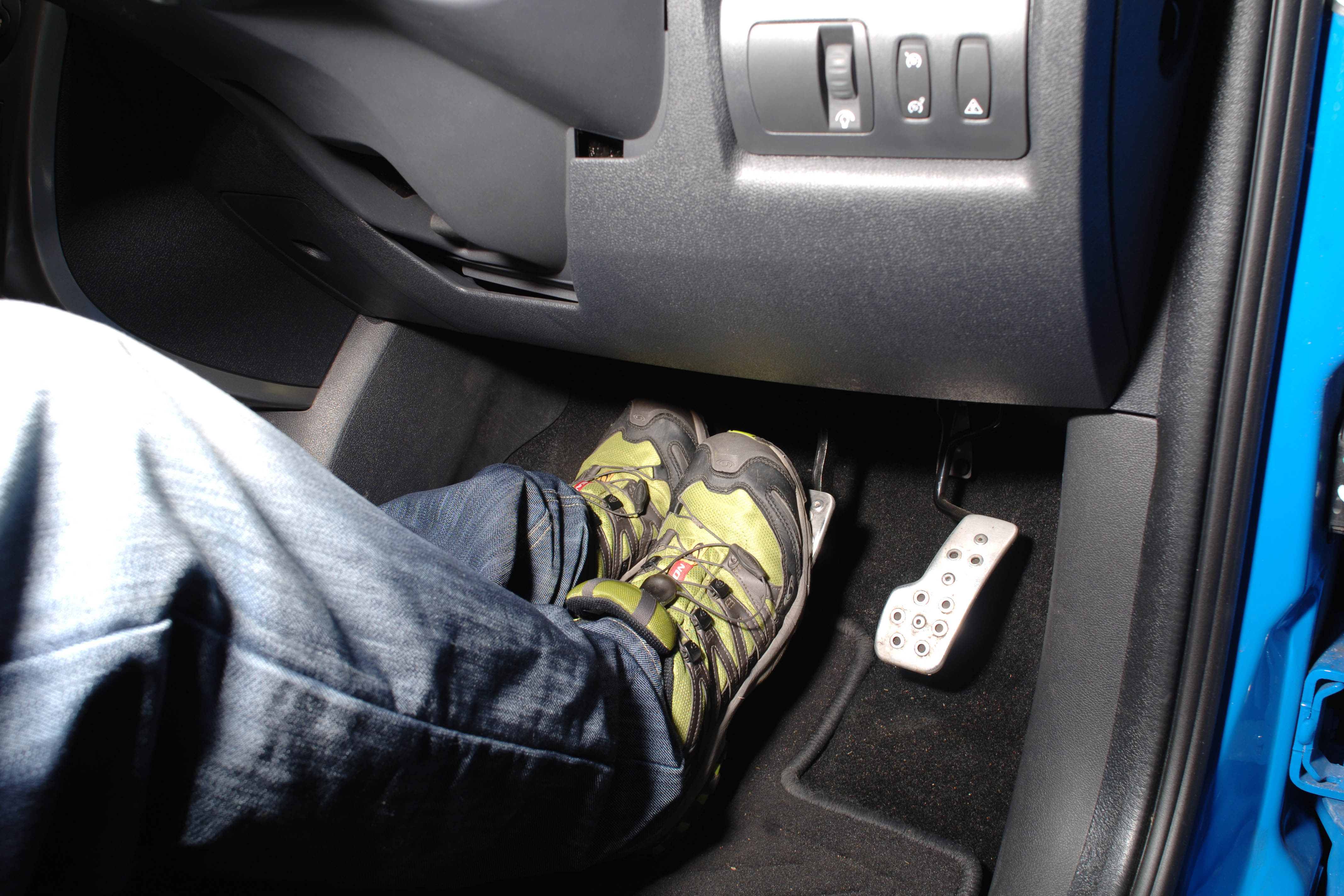 Clio pedals