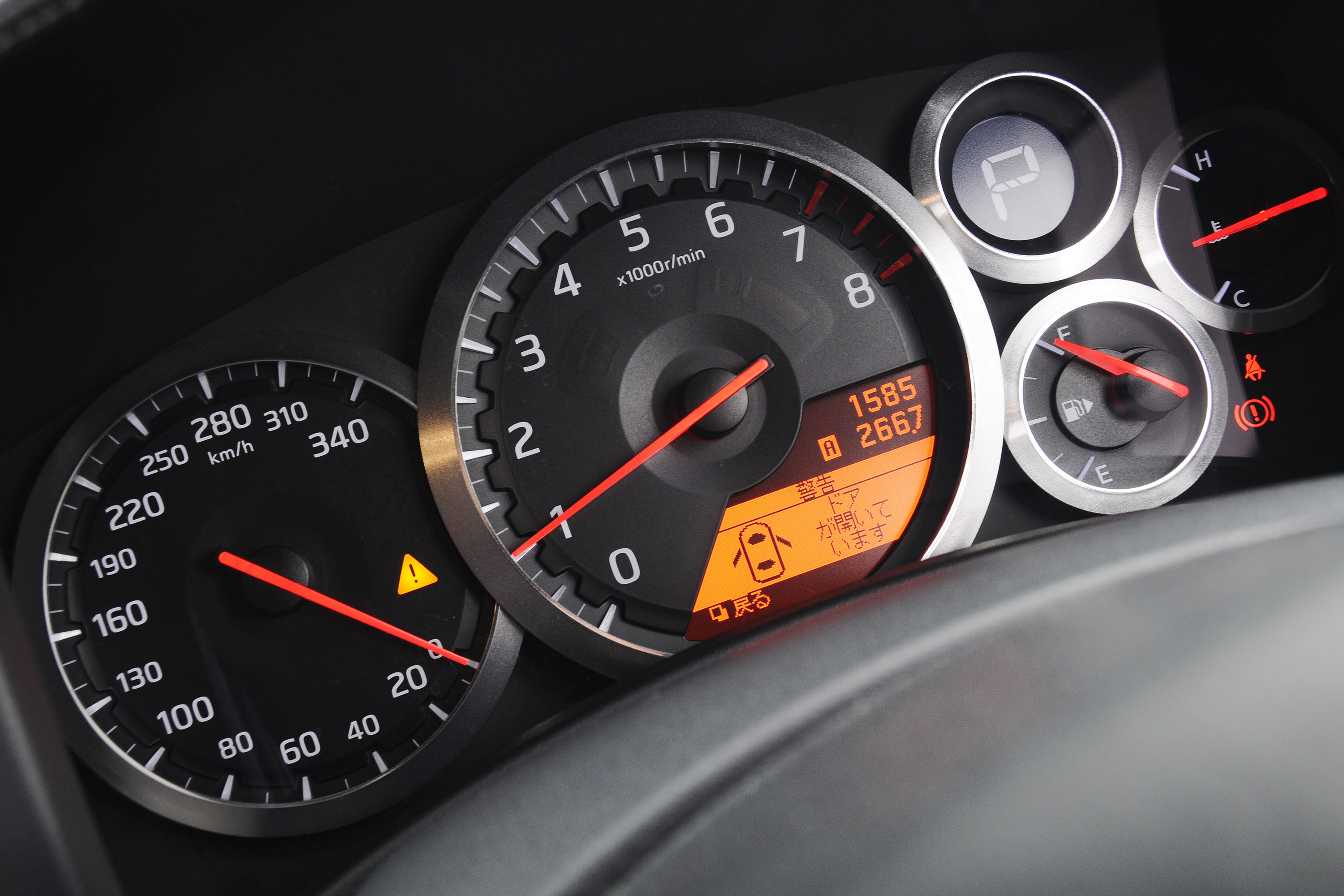 GT-R dials