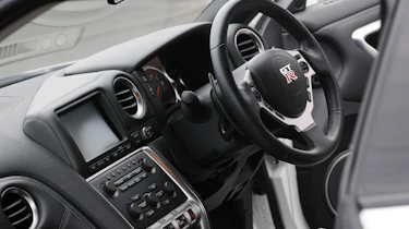 GT-R dash