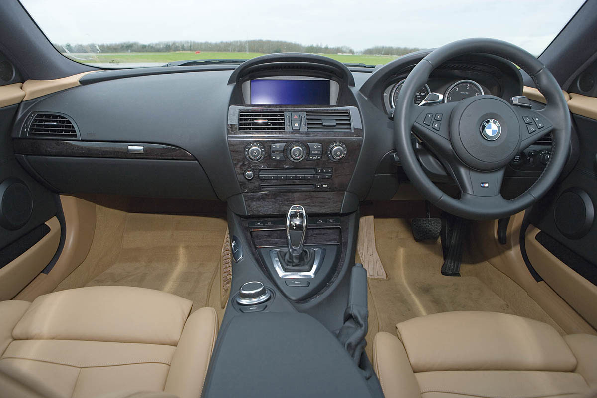 BMW 635d dash