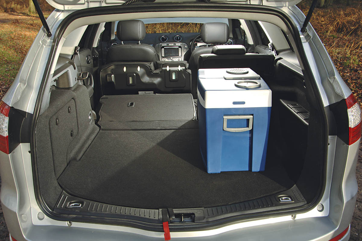 Ford Mondeo boot