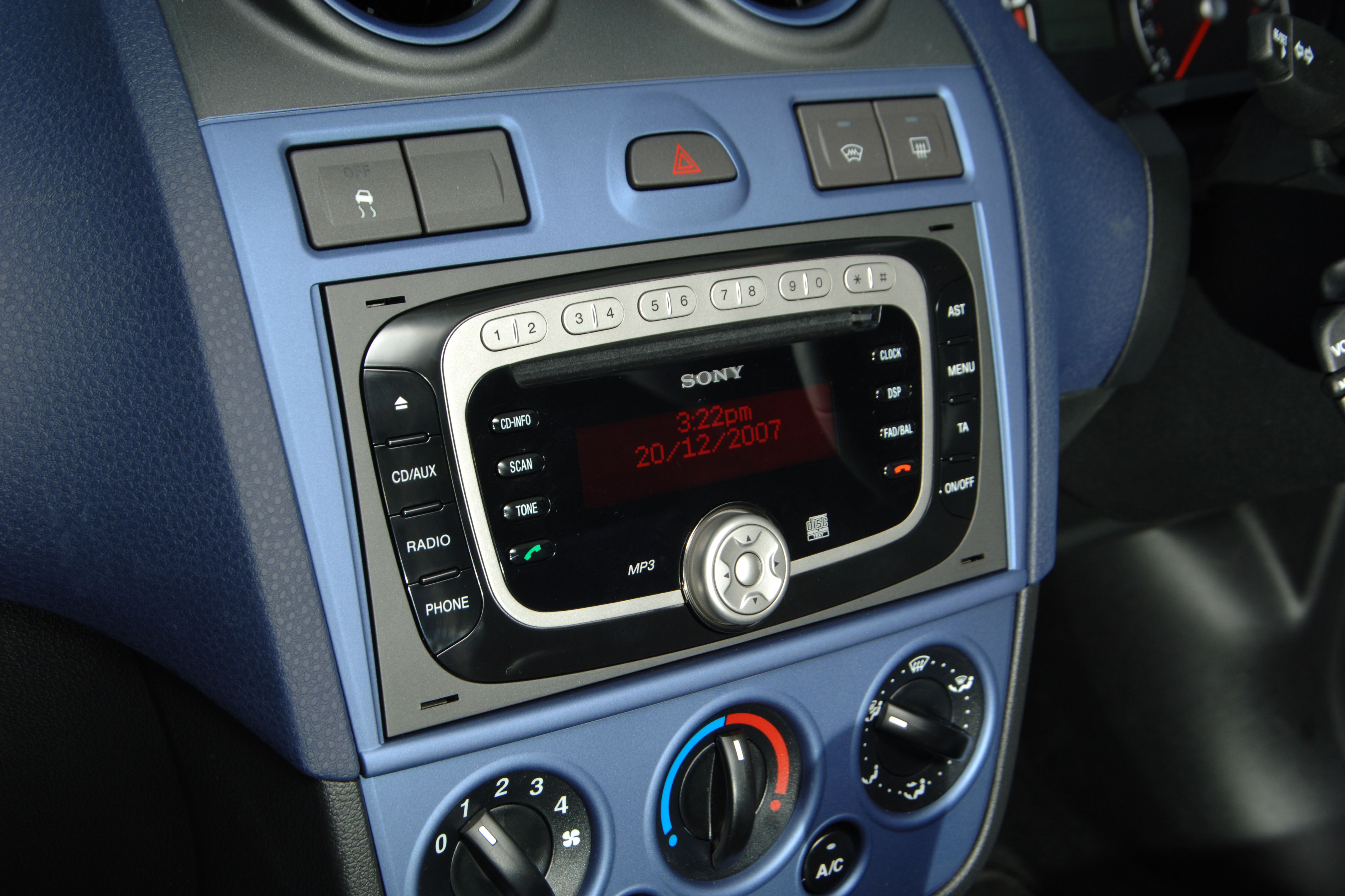 Fiesta stereo