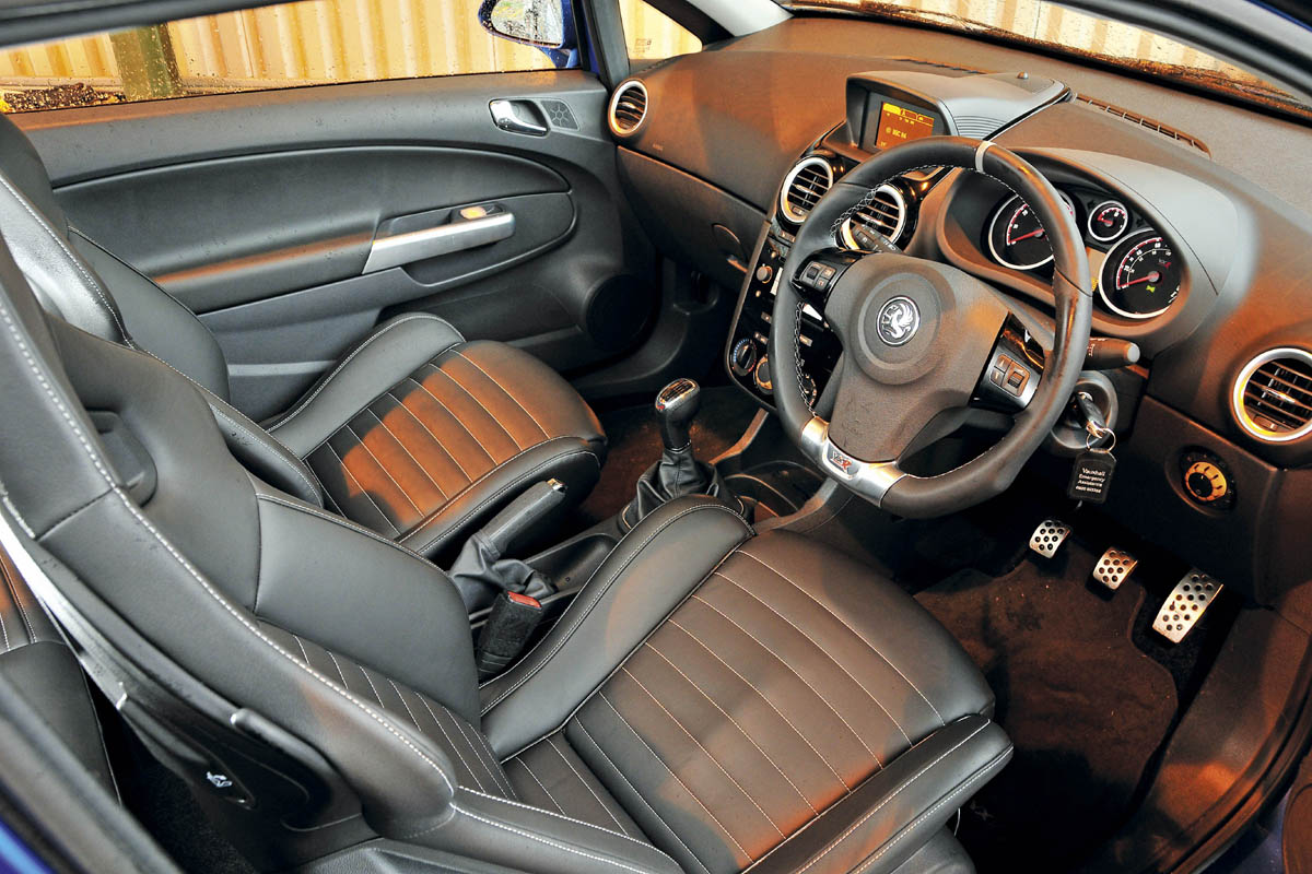 Corsa cockpit