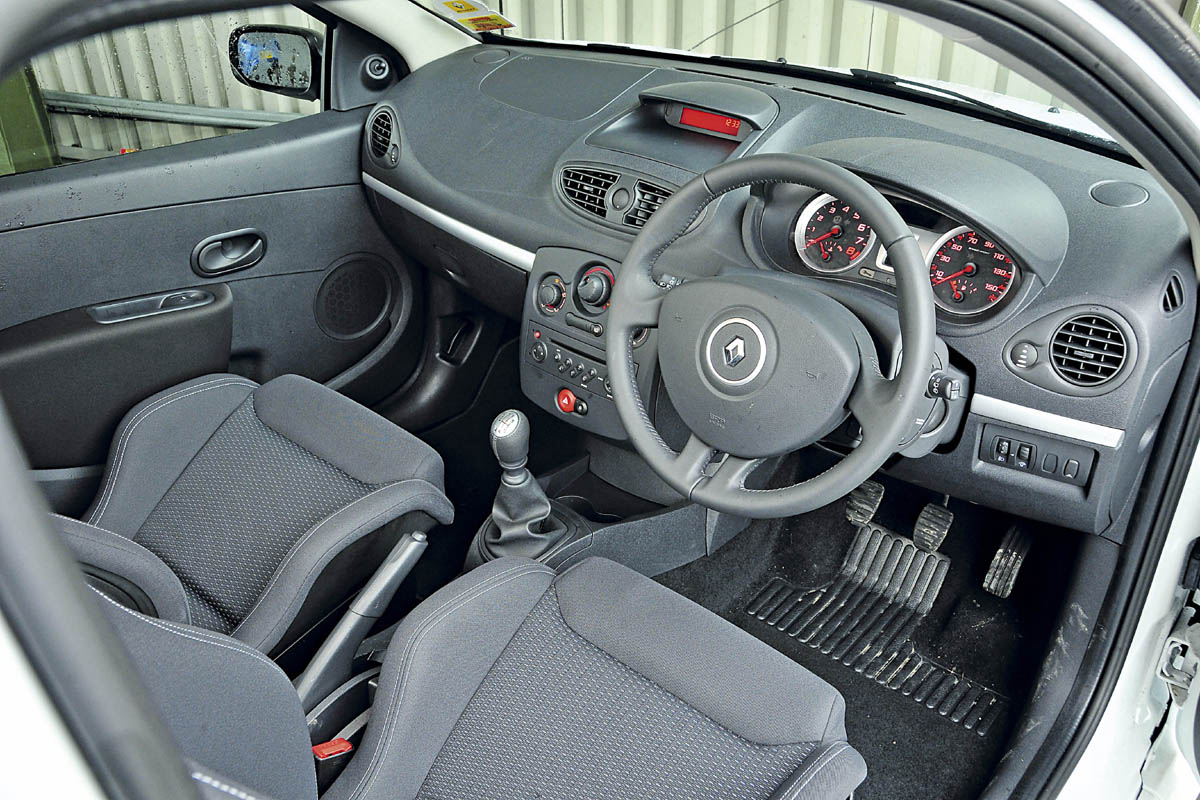 Clio cockpit