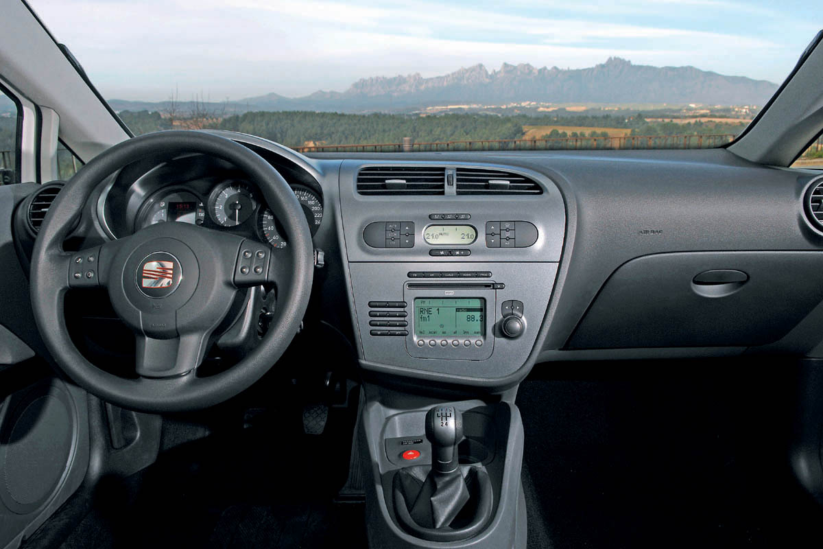 Seat dash