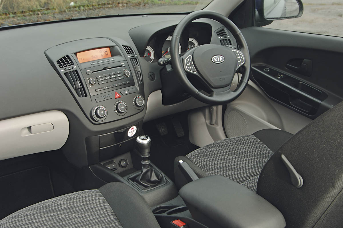 kia dash