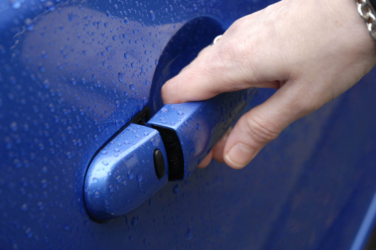 nissan handle