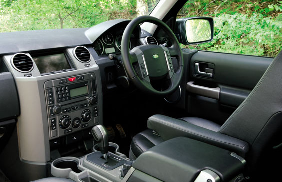 Land Rover Discovery interior