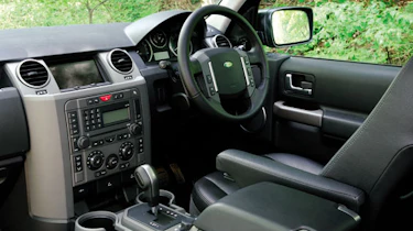 Land Rover Discovery interior