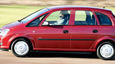 Side view of Vauxhall Meriva 1.6 Club