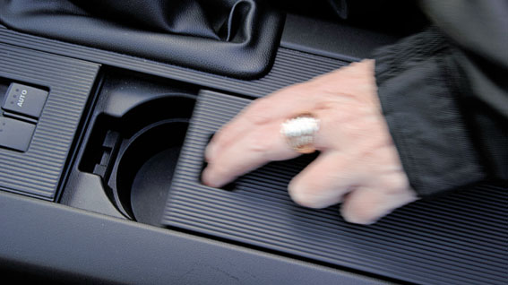 Mazda MX-5 cup-holder