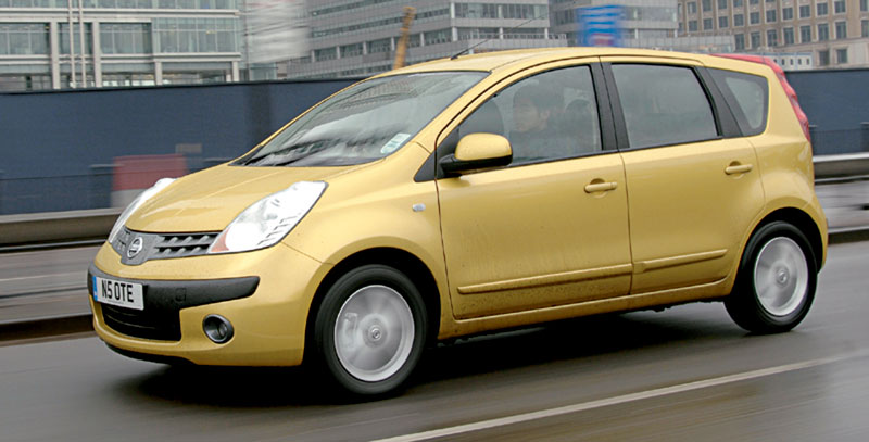 Side view of Nissan Note