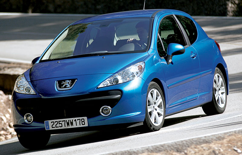 Front view of Peugeot 207