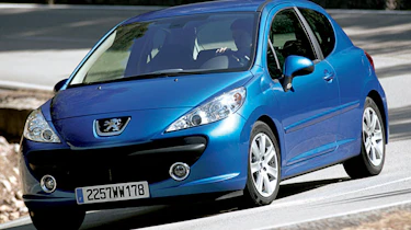Front view of Peugeot 207
