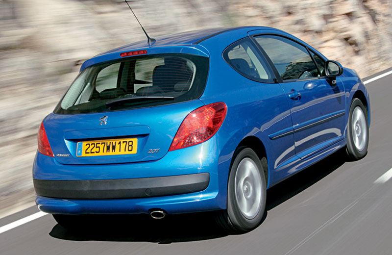 Rear view of Peugeot 207