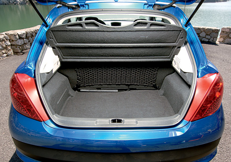 Peugeot 207 boot