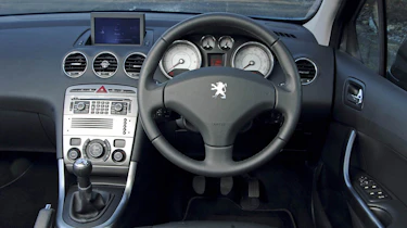 Peugeot dash