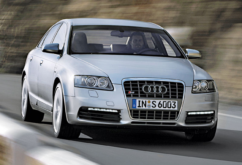 Front view of Audi S6 quattro