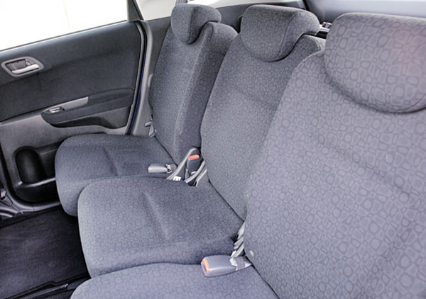 Honda FR-V backseat