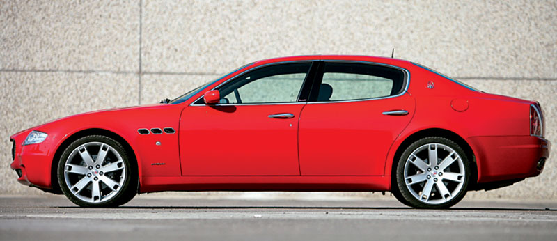 Side view of Maserati Quattroporte Sport GT