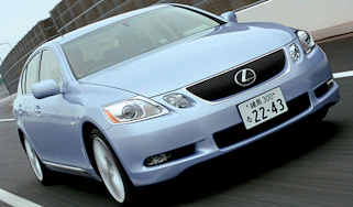 Front view of Lexus GS450h