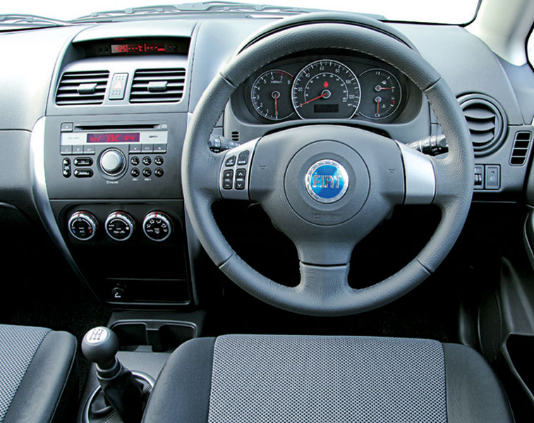 Fiat Sedici Eleganza interior