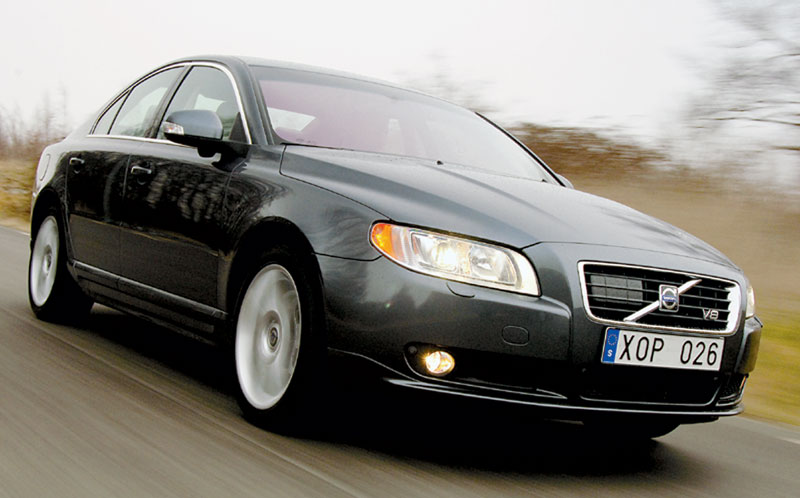 Front view of Volvo S80 V8