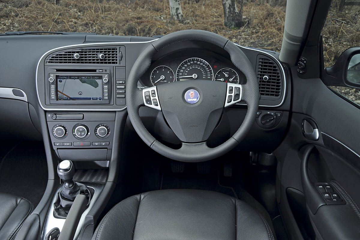 Saab dash