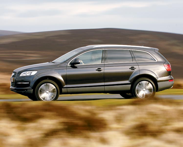 Side view of Audi Q7