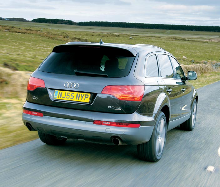Rear view of Audi Q7