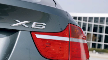 X6 logo