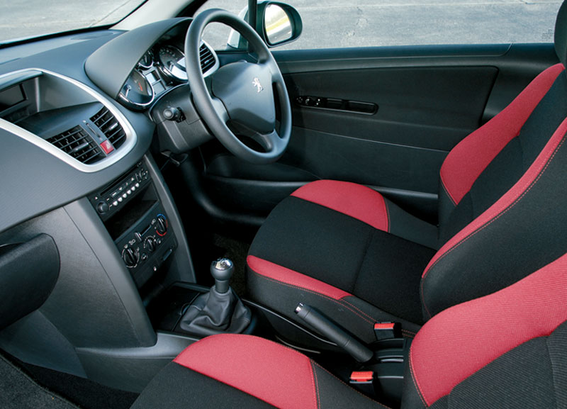 Peugeot 207 S interior